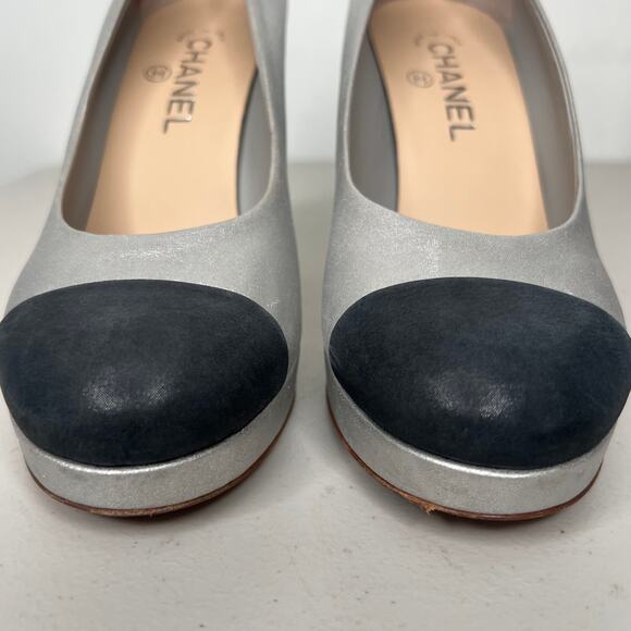 CHANEL Cap Toe Pump Size 38.5 - Picture 11 of 12